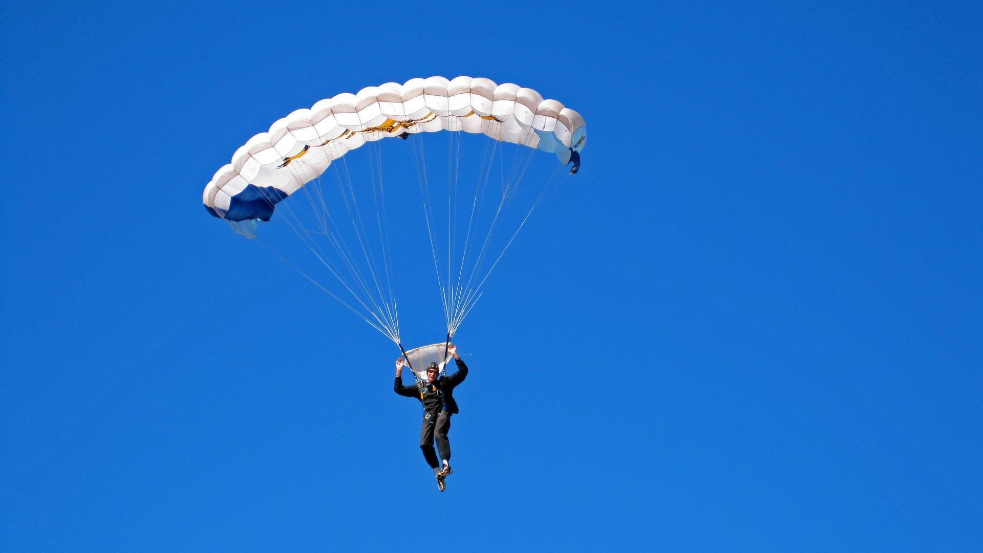 《彩虹六号》赛事观众团队意识：团队协作与战术执行的重要性，彩虹六号 战队